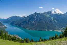 Oesterreich-24 Achensee von der Bärenbadalm gesehen