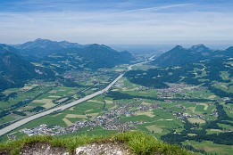 Oesterreich-4 Blick von der Naunspitze auf den Inn und nach Deutschland