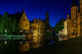 Blaue Stunde an der Groenerei mit dem Belfort im Hintergrund