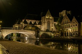 Sint- Michielskerk und die Leie (Wasserlauf)