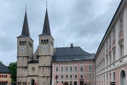 Alpen_Juni_2020-25 Stiftskirche St. Peter und Johannes der Täufer in Berchtesgaden