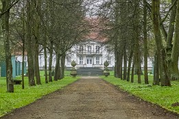Flaeming-2 Schloss Wiepersdorf, vom Park gesehen.