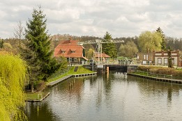 Ruppiner_Seen-1 Altfriesack - Zugbrücke und Schleusenwerterhäuschen