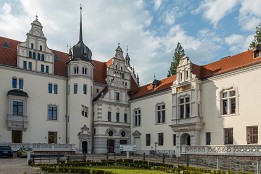 Carwitz_2013-16 Schloss Boitzenburg - Schlosshof