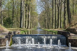 Lenzen-13 Wasserspiele im Park