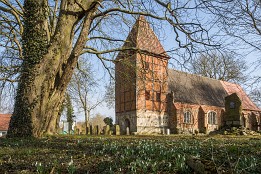 Website-81 Swantow - Kirche (im März)