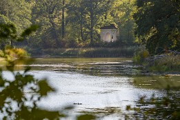 Dessau_Woerlitz_2018-29 Ein weiterer Fürstensitz mit Blick auf den Wallwitzsee.