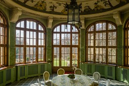 Website-91 Blick in den Garten-Pavillon