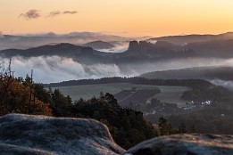 saechsischeSchweiz_Sep28-5 Blick zum Falkenstein und den Schrammsteinen