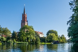 Bild_2015-49 Kirche in Rathenow. Start zur 2. Etappe.