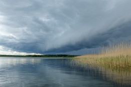 Bilder2016-13 Wolkenwalze über dem Jäthensee. Das Wetter war wie im April - Regen - Graupel - Wind - Sonne - Temperaturen zwischen 10 und 6°C.