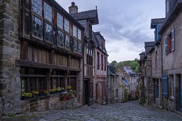 Dinan