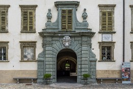 Schweiz2016-16 Palazzo Salis, wir gehen auf einen Rundgang durch das Palazzo.