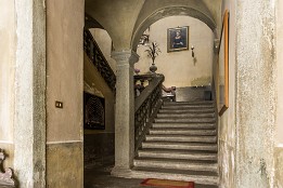 Schweiz2016-18 Der Treppenaufgang im Palazzo Salis.