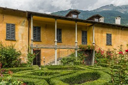 Schweiz2016-32 Im Garten des Palazzo Salis.