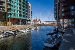 Lofotenreise-175 Hier ein Blick rüber zum noch alten Hafenbereich. Auch den plant man zu verändern.