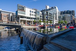Lofotenreise-182 Auch ein paar Wasserspiele hat man integriert. Wirkte sehr nett.