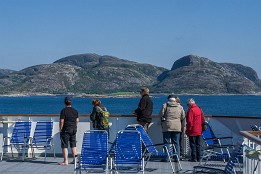 Lofotenreise-35 Blick vom Schiff. Es ist wie ein langer und sehr beeindruckender Naturfilm.