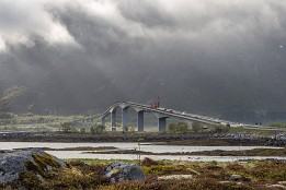 Lofotenreise-83 Wartungsarbeiten - Brücke über den Gimsøystraumen.