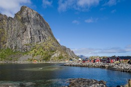 Lofotenreise-99 Blick von anderer Stelle auf den nächsten markanten Berg bei Hamnøya.