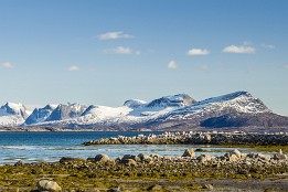 Lofoten_2019-6 Die Berge zeigte sich noch mit viel Schnee.
