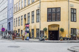 Lofoten_F-56 Typische Laden im halben Keller.