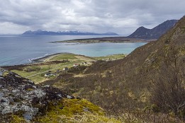 Lofoten_2019-24 Blick beim Abstieg vom Delpen Richtung Nordost.