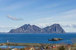Lofoten_2019-28 Blick von Kabelåg Richtung Insel Lille Molla.