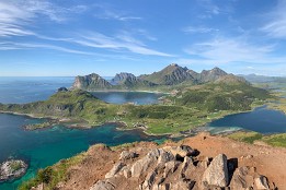 Lofoten_2024-61 Gipfelblick vom Offersøykammen zum Himmeltindan