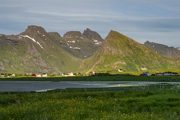 Lofoten_2024-65 Abend bei Yttersand: Blick zum Volandstinden