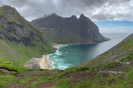 Lofoten_2024-77 Blick auf Kvalvik