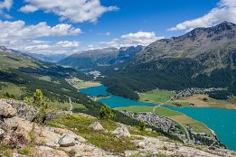 Schweiz_Jun_Aug_2023-16 Blick zum Silvaplanersee (vorn) Champfersee (Mitte) und St. Moritzersee (hinten)