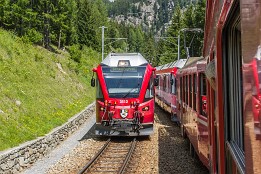 Schweiz_2017-81 Begegnung mit dem Berninaexpress.