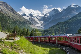 Schweiz_2017-90 Abfahrt nach Pontresina mit Block auf den Morteratsch-Gletscher.
