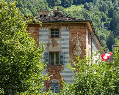 Schweiz_2017-77 Haus mit Steindach
