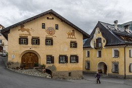 Schweiz_2017-51 Sent an einem der Brunnenplätze.