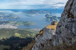 Schweiz_Okt_2019-10 Blick auf Luzern, links.