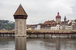 Schweiz_Okt_2019-18 Luzern - Wasserturm an der Kappelbrücke