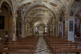 Tessin-10 in der Kirche