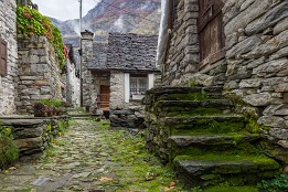 Tessin-46 Bergdorf Corippo