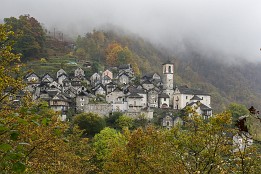 Tessin-49 Blick auf Corippo