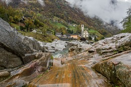 Tessin-52 Vezasca bei Lavertezzo