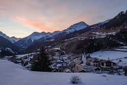 Ardez_2025-3 Abendrot über Ardez