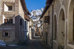 Ardez_2025-4 Blick auf die Ruine Steinsberg