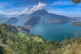 Blick über den Vierwaldstätter See zum Pilatus